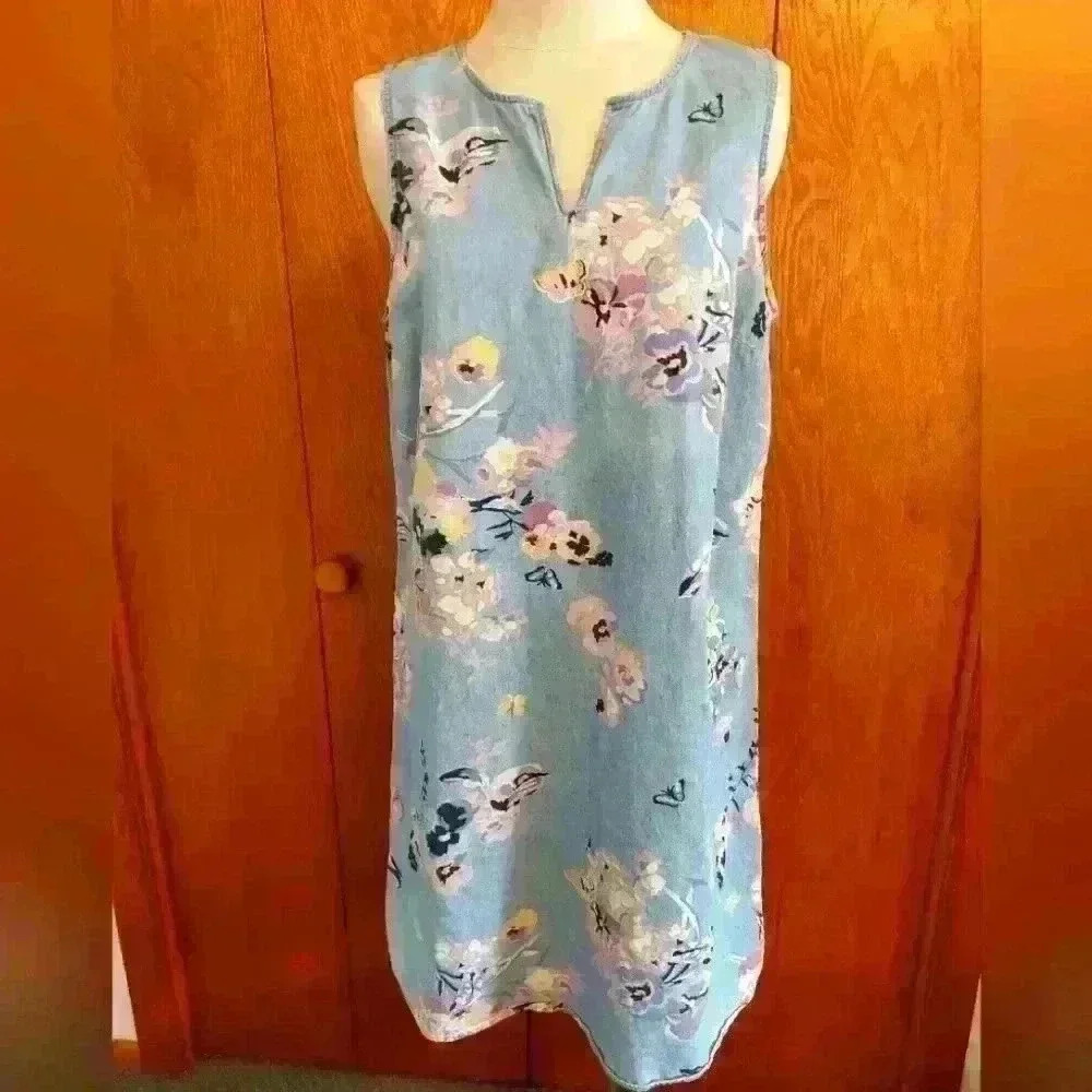CHRISTOPHER & BANKS DENIM FLORAL DRESS. SIZE LARGE.
